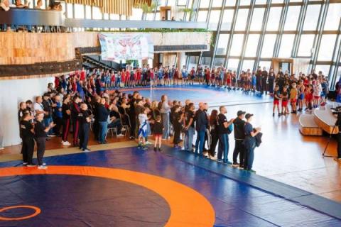 «Единая Россия» провела турнир по вольной борьбе в рамках партпроекта «Выбор сильных»